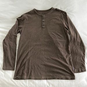 Brown long sleeve shirt.